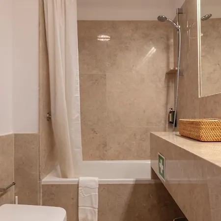 Plum Guide - Rustic Heart Apartment Lissabon