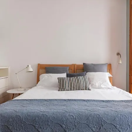 Apartment Plum Guide - Rustic Heart *
